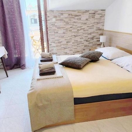 Rooms And Apartments Palma B&B 메덜린 외부 사진