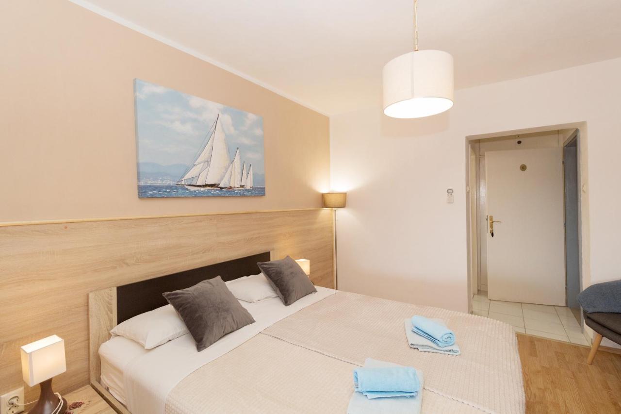 Rooms And Apartments Palma B&B 메덜린 외부 사진