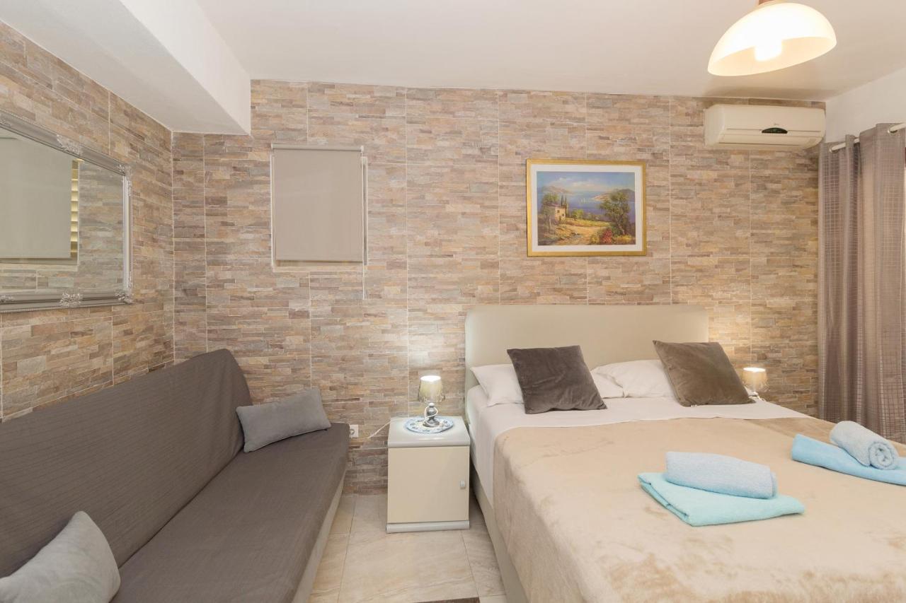 Rooms And Apartments Palma B&B 메덜린 외부 사진