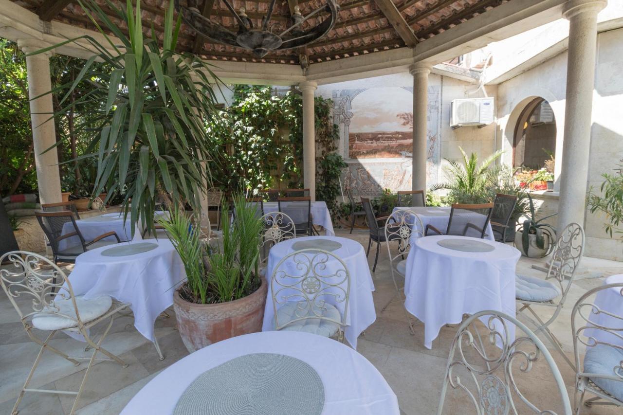 Rooms And Apartments Palma B&B 메덜린 외부 사진