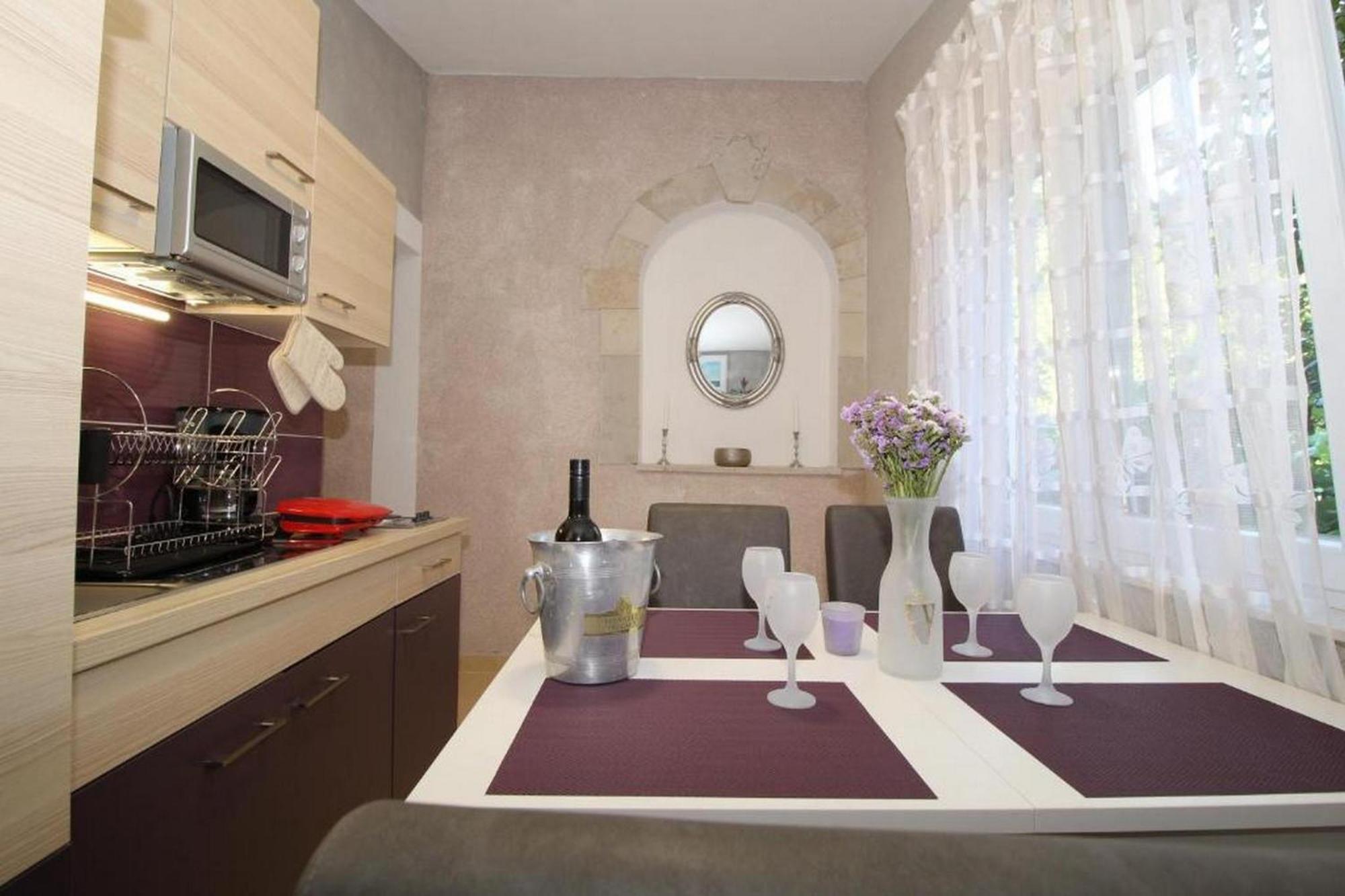 Rooms And Apartments Palma B&B 메덜린 외부 사진