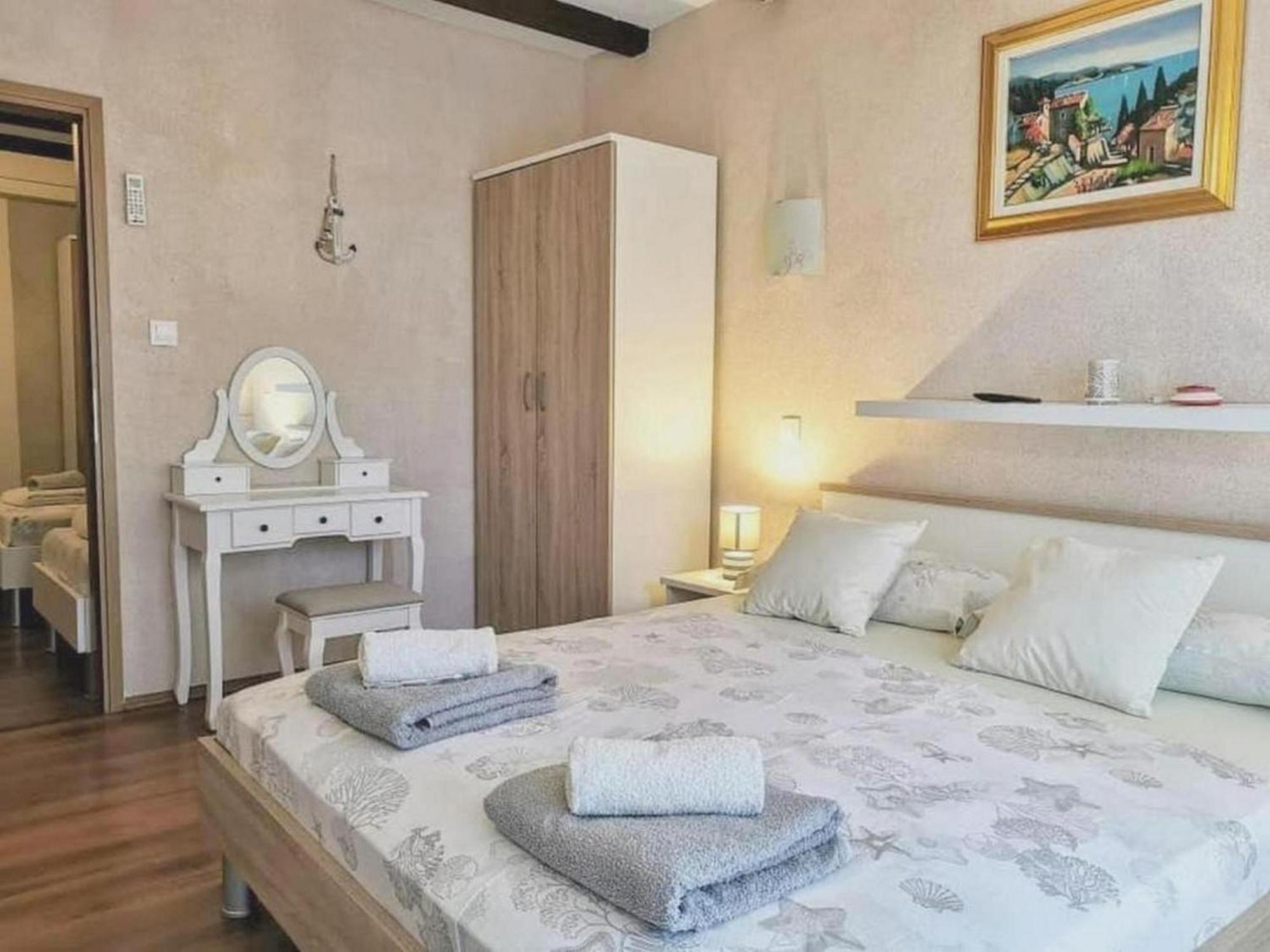Rooms And Apartments Palma B&B 메덜린 외부 사진