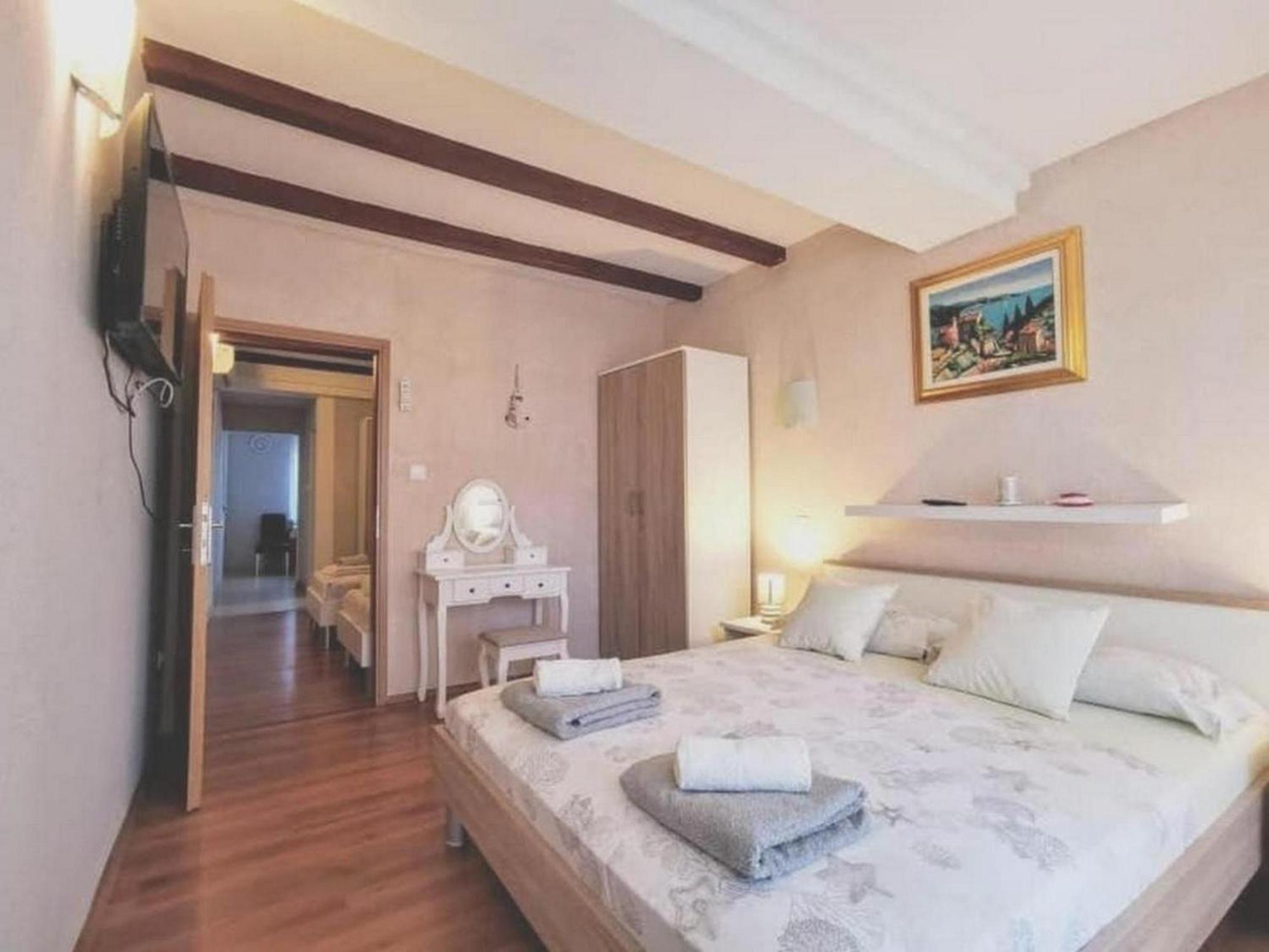 Rooms And Apartments Palma B&B 메덜린 외부 사진