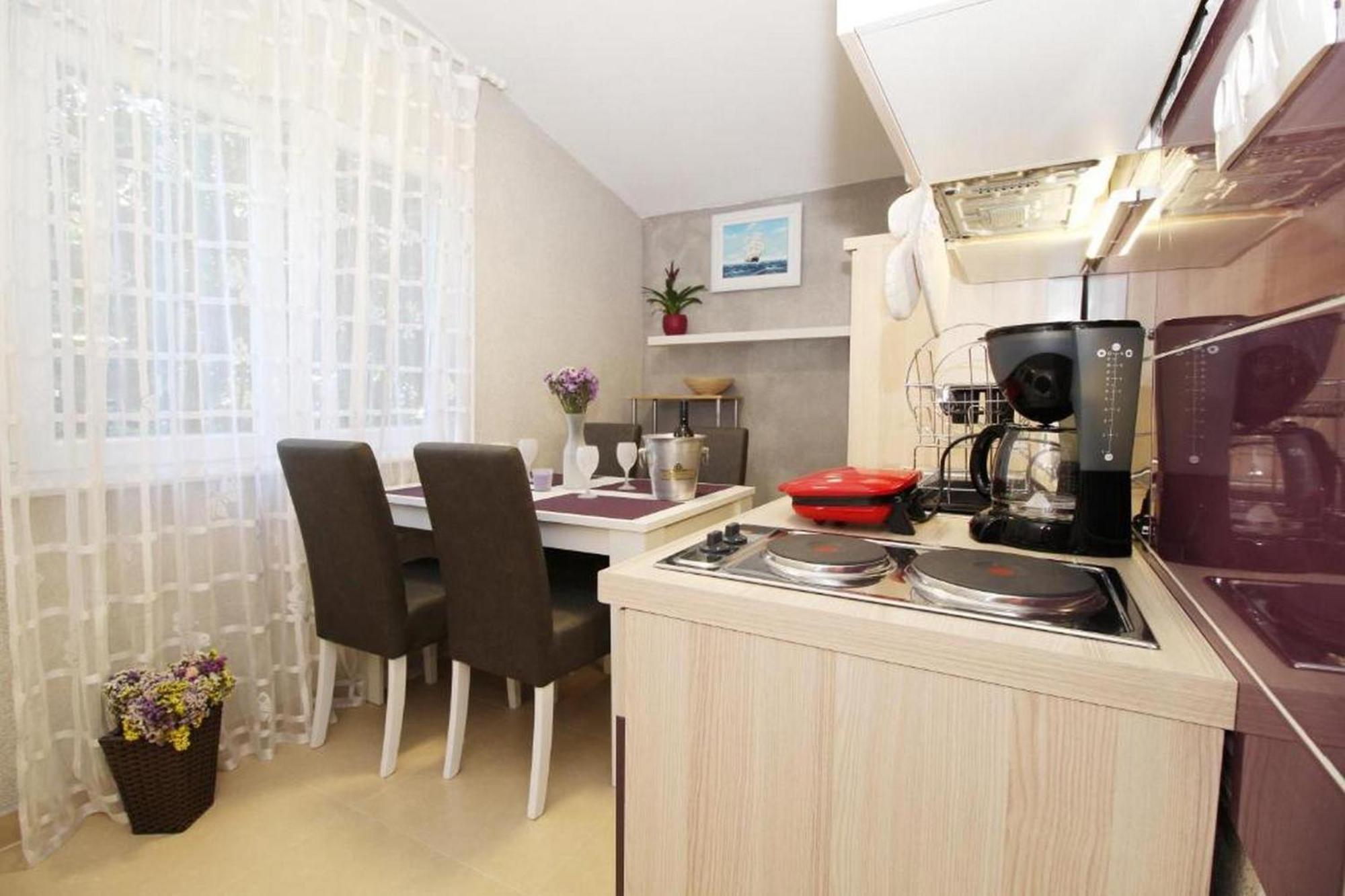 Rooms And Apartments Palma B&B 메덜린 외부 사진