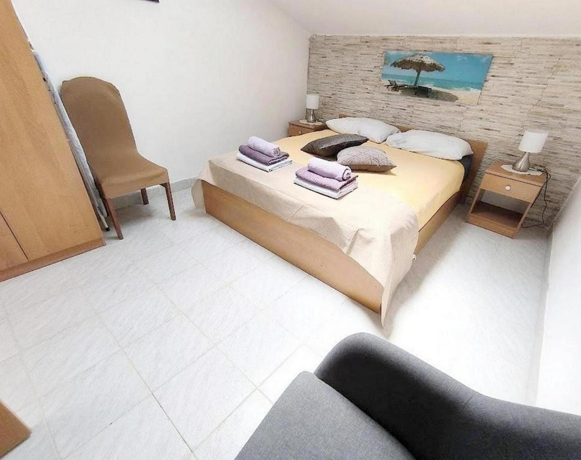 Rooms And Apartments Palma B&B 메덜린 외부 사진