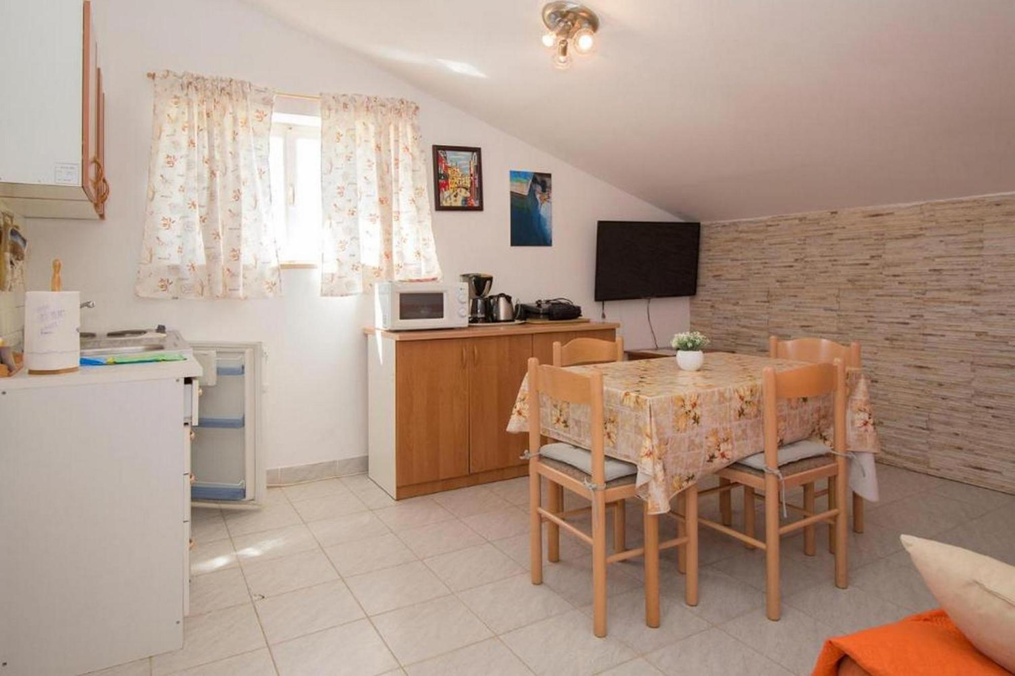 Rooms And Apartments Palma B&B 메덜린 외부 사진