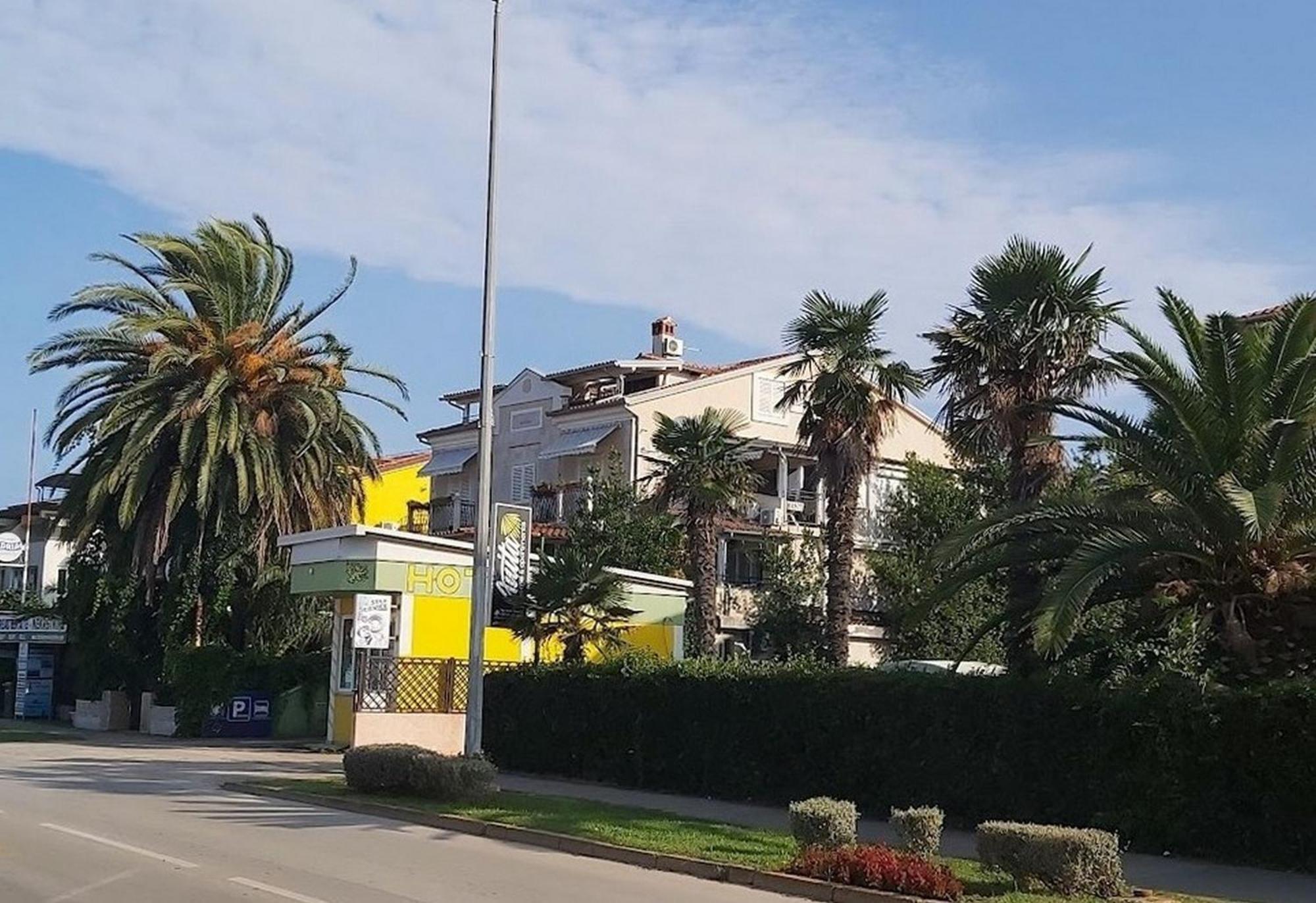 Rooms And Apartments Palma B&B 메덜린 외부 사진
