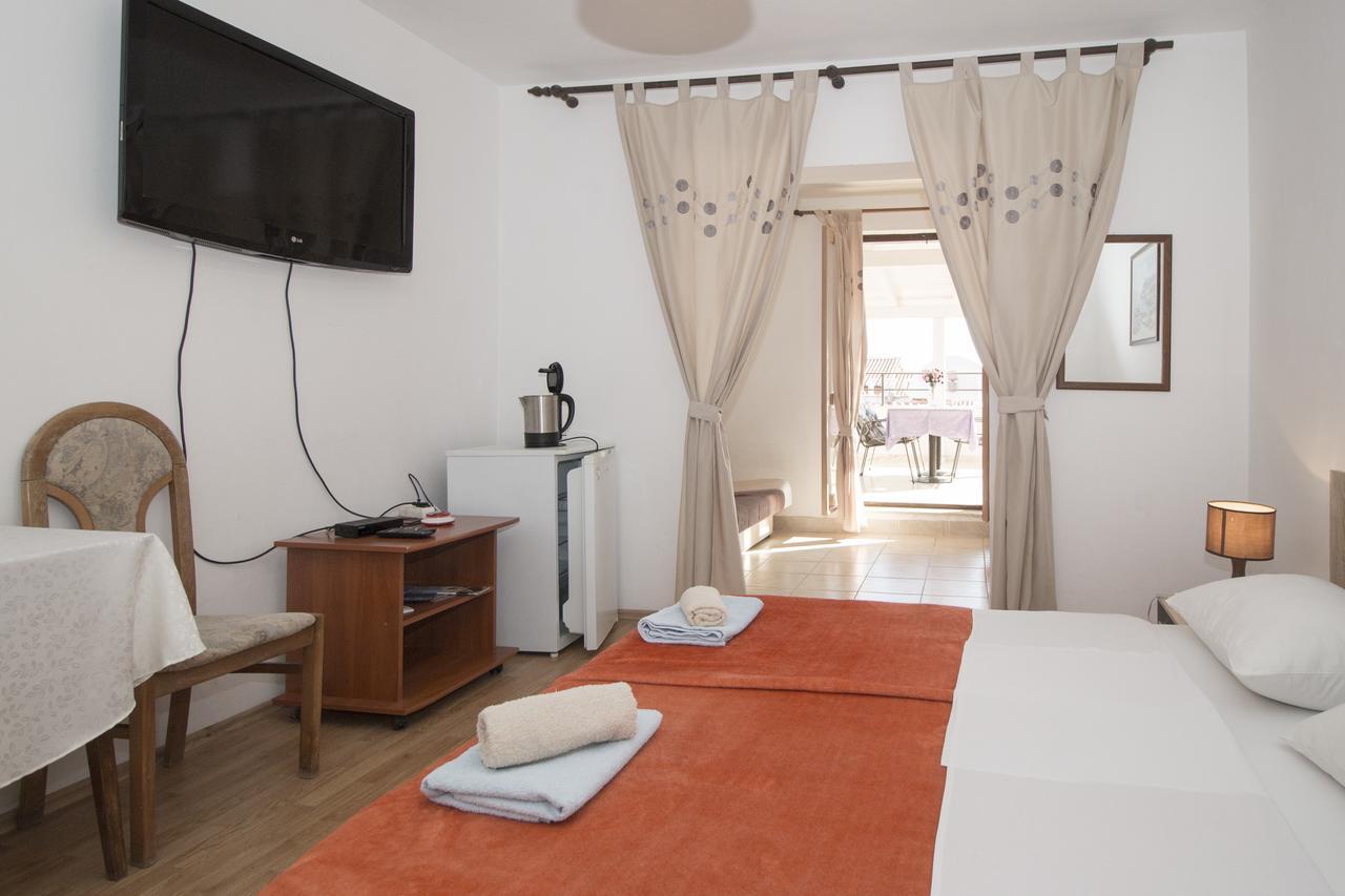 Rooms And Apartments Palma B&B 메덜린 외부 사진