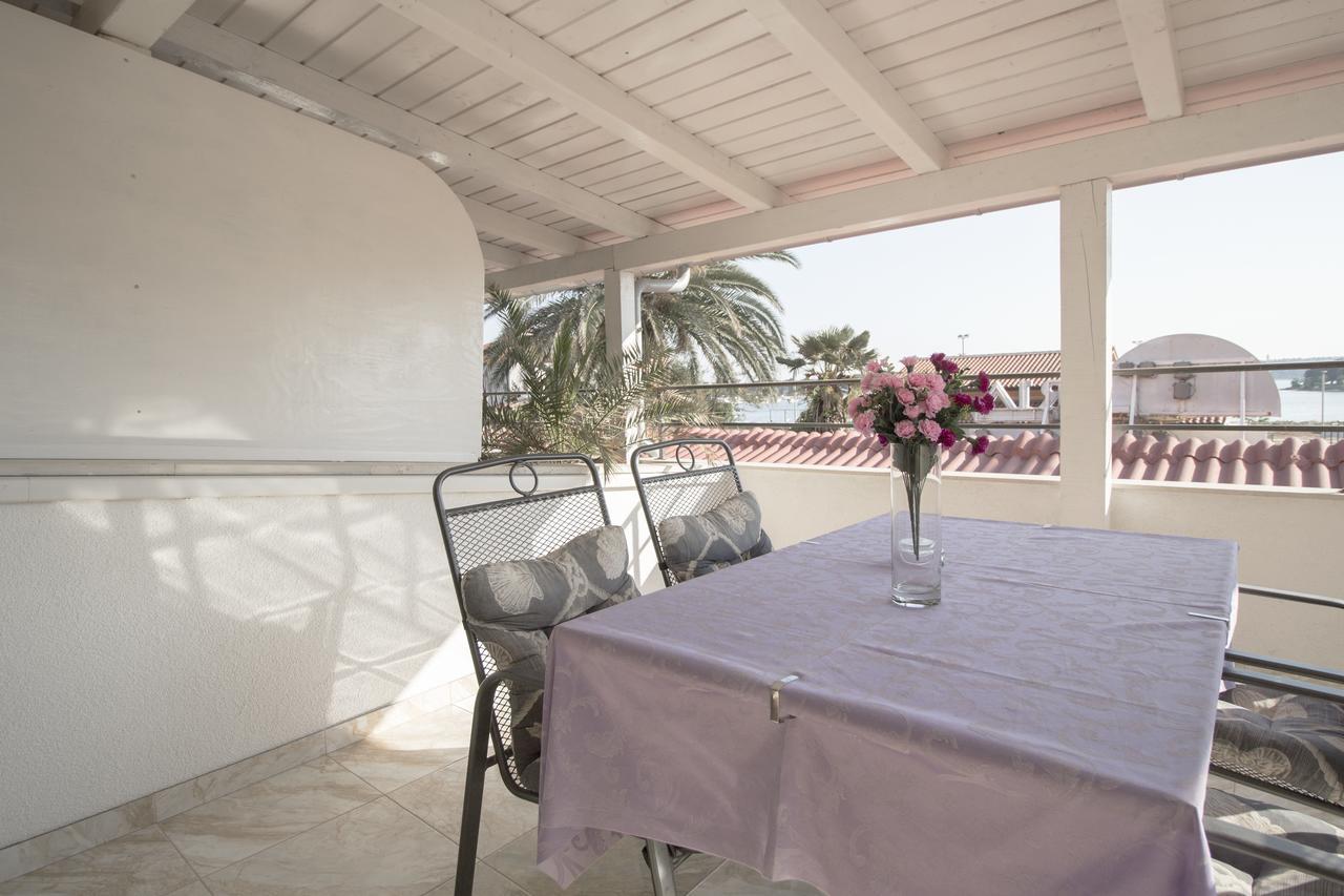 Rooms And Apartments Palma B&B 메덜린 외부 사진